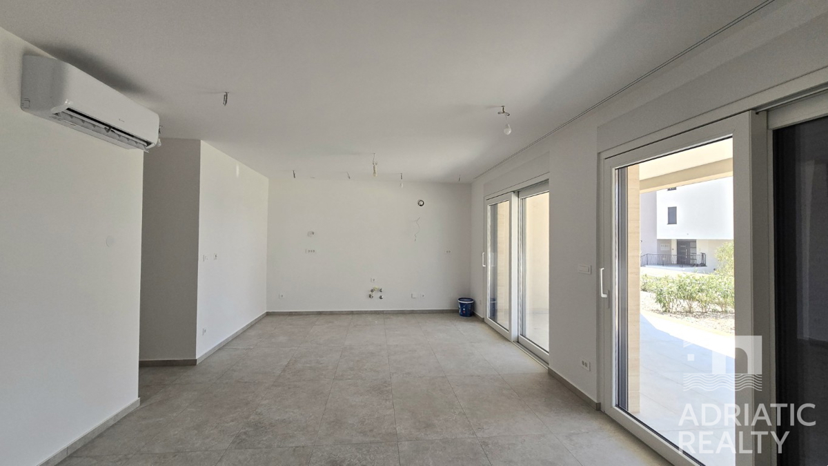 Tribunj, pritlični apartma z dvema spalnicama