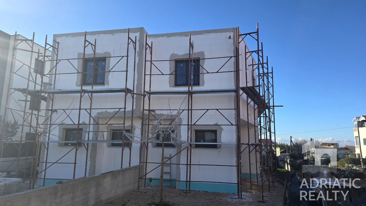 Vodice, moderna in funkcionalna hiša na mirni lokaciji