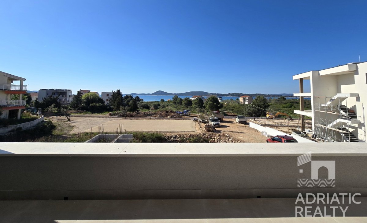 Vodice, dvosobno stanovanje v novogradnji - manj kot 5 min hoje do plaže