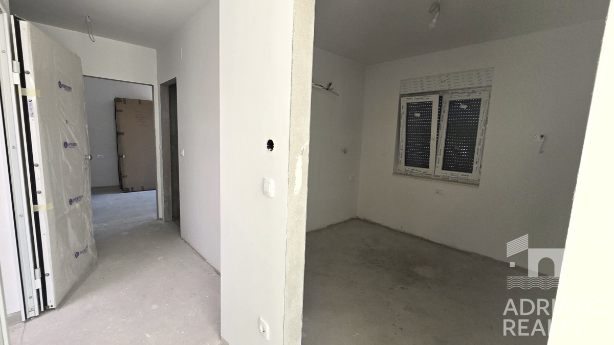 Brodarica, prostoren penthouse, 156,65 m2, 70 m od morja