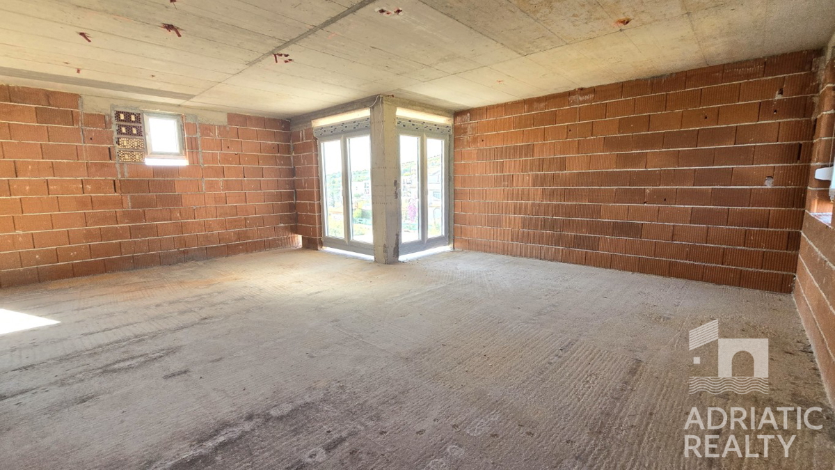 Grebaštica, dvosobno stanovanje z vrtom v bližini plaže