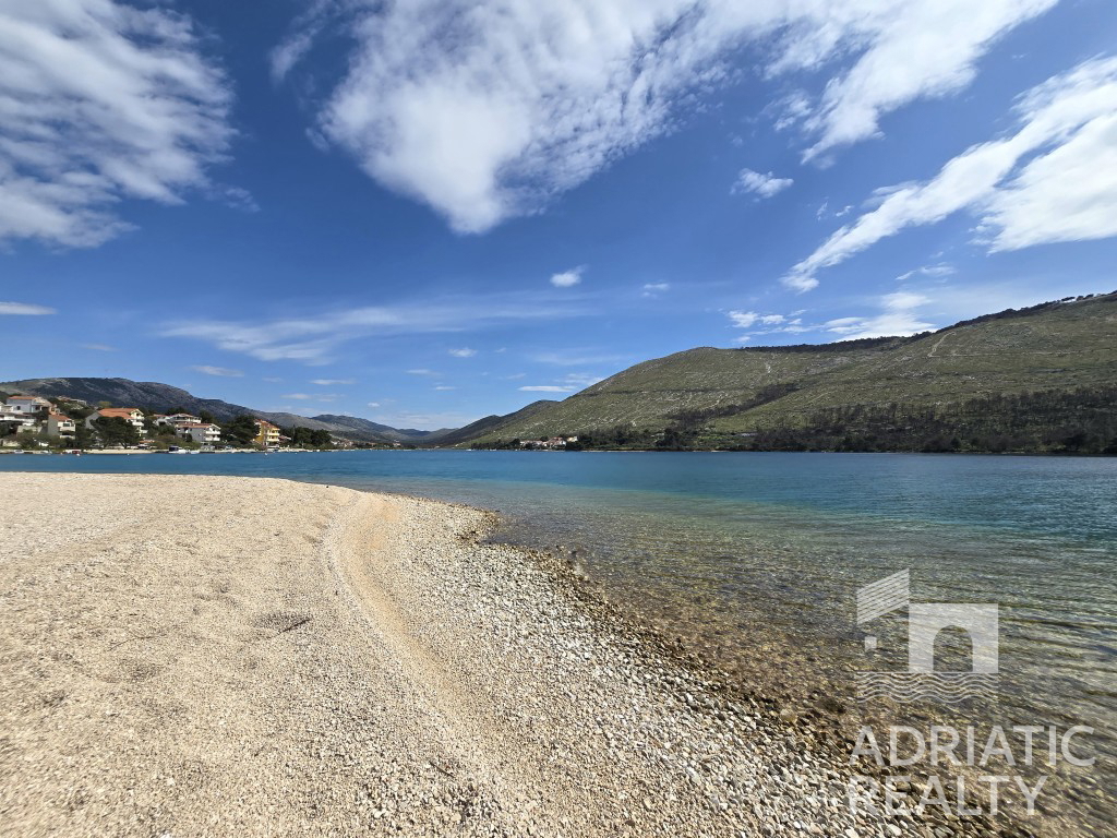 Grebaštica, dvosobno stanovanje z vrtom v bližini plaže