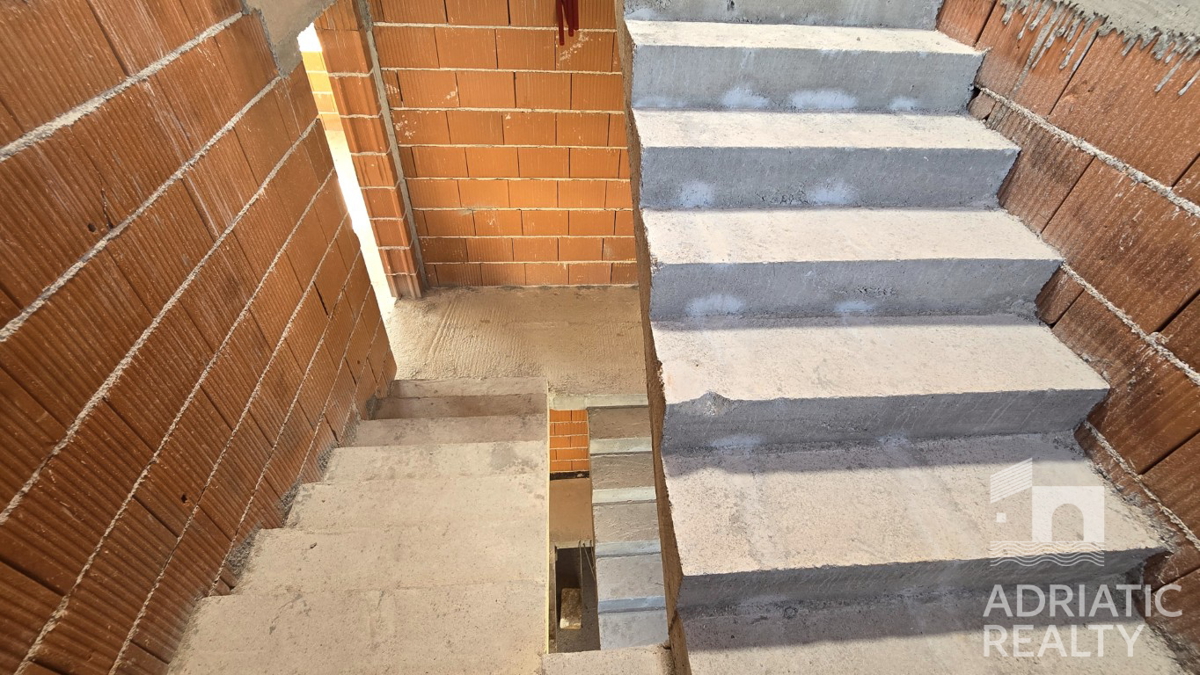 Grebaštica, dvosobno stanovanje z vrtom v bližini plaže