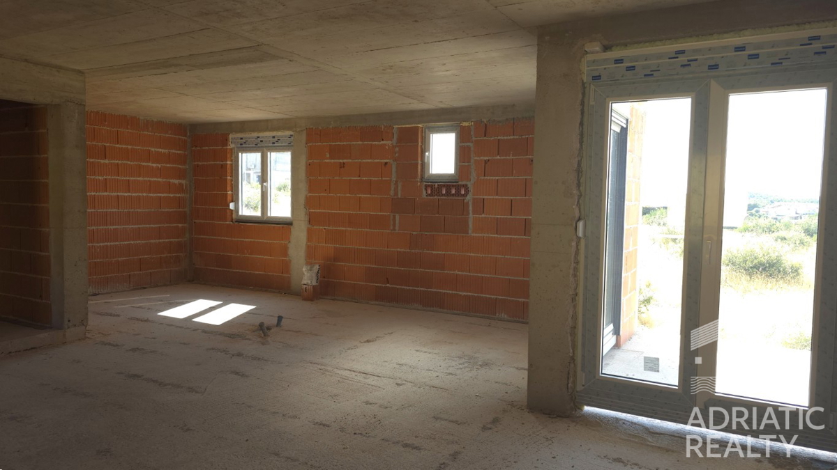 Grebaštica, dvosobno stanovanje z vrtom v bližini plaže