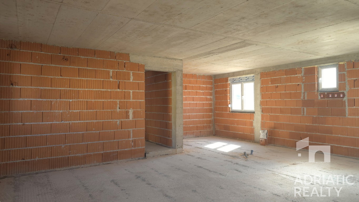 Grebaštica, dvosobno stanovanje z vrtom v bližini plaže