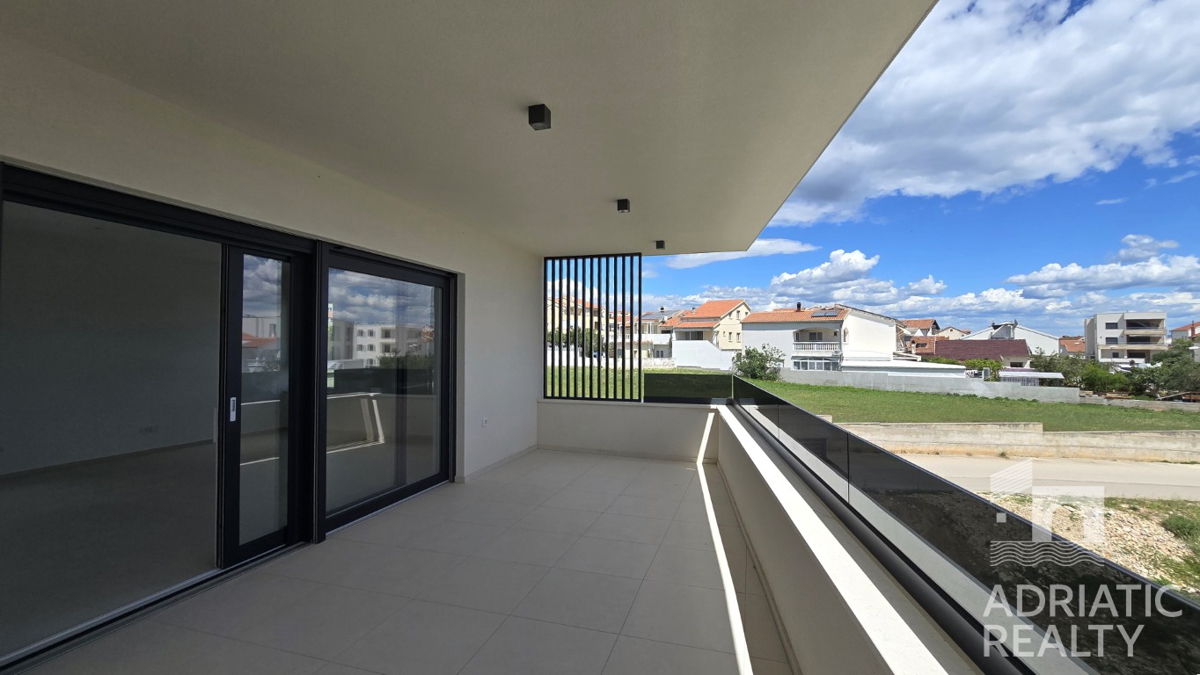 Vodice, dvosobno stanovanje v moderni novogradnji blizu plaže