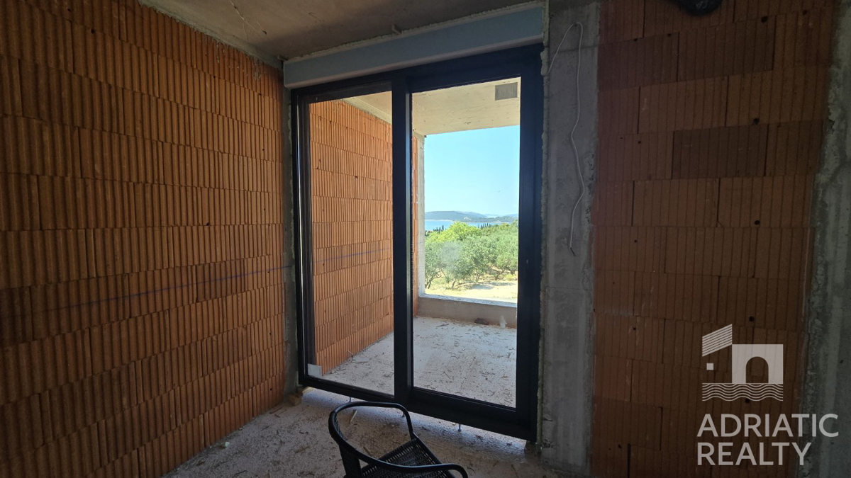 Vodice, moderna dvojna kuća s pogledom na morje