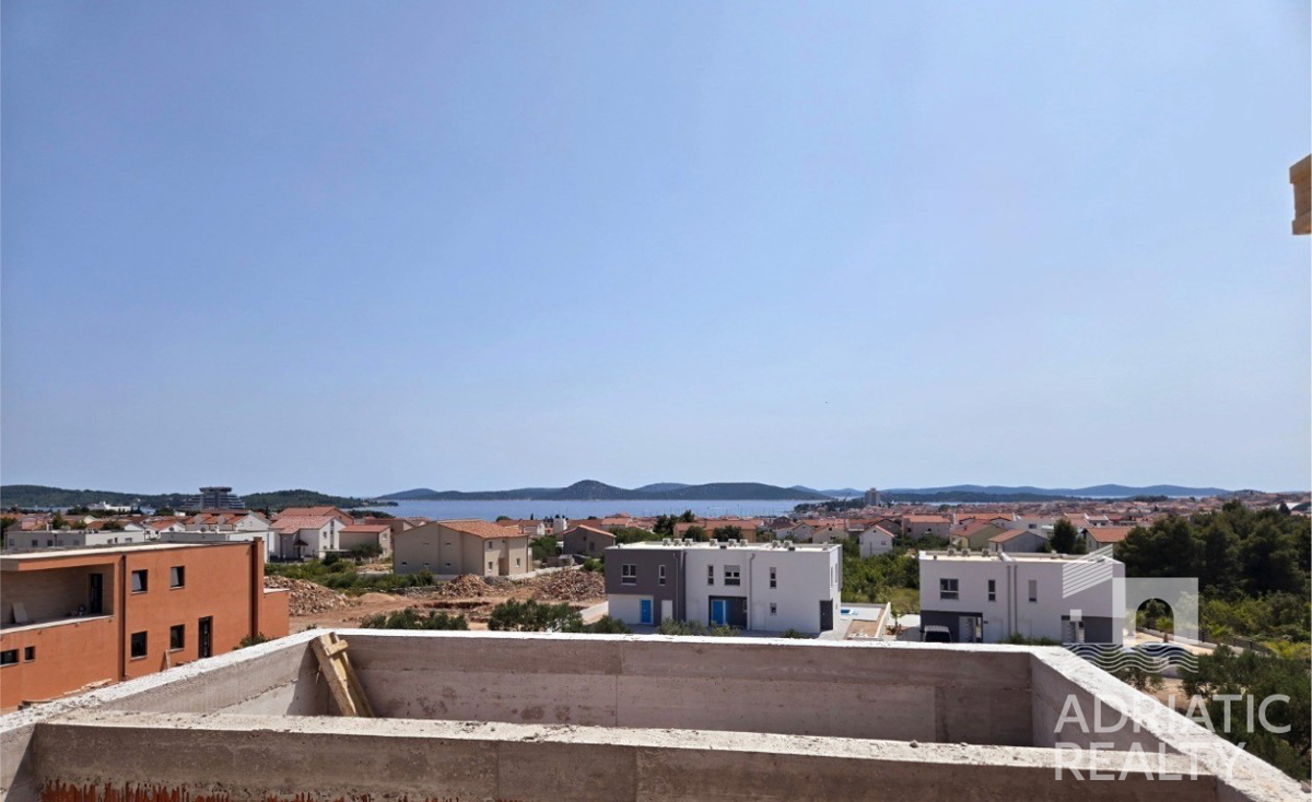 Vodice, ekskluzivni penthouse z razgledom na morje v sodobni novogradnji