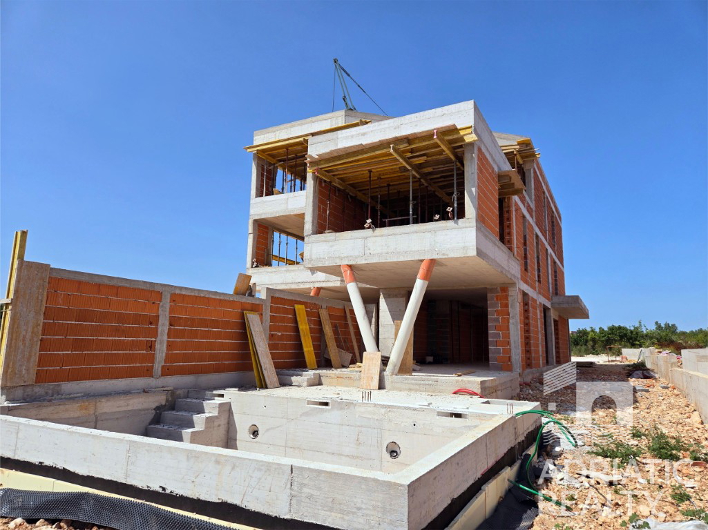 Vodice, ekskluzivni penthouse z razgledom na morje v sodobni novogradnji