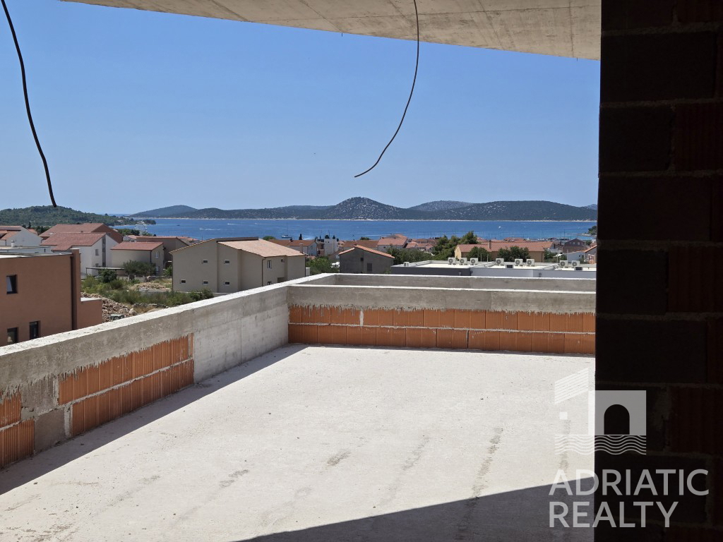 Vodice, ekskluzivni penthouse z razgledom na morje v sodobni novogradnji