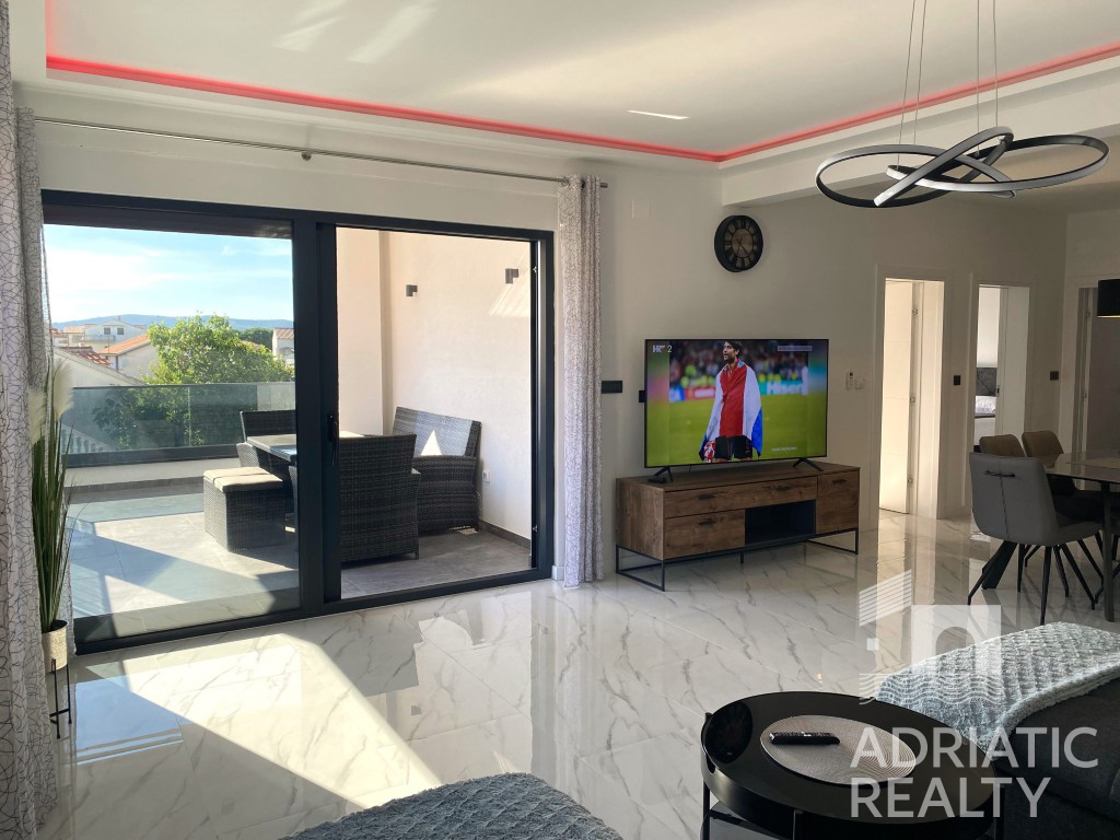Srima, dvosobno stanovanje + enosobni apartma 50 m od plaže
