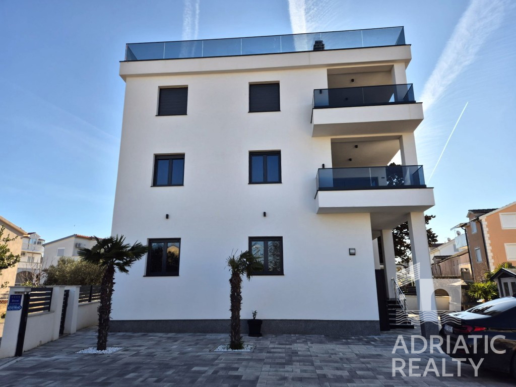 Srima, dvosobno stanovanje + enosobni apartma 50 m od plaže