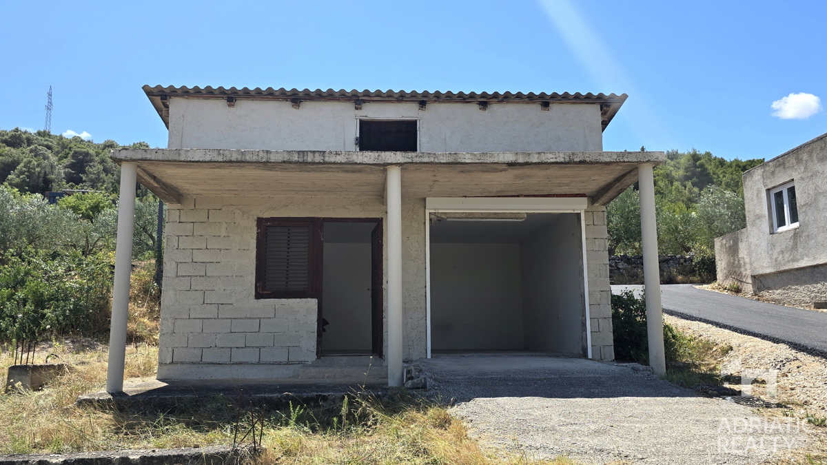 Okolica Šibenika, Bilice, hišica s potencialom, pogled na morje