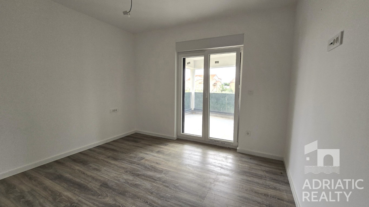 Vodice, sodoben dvoposteljni apartma z vrtom