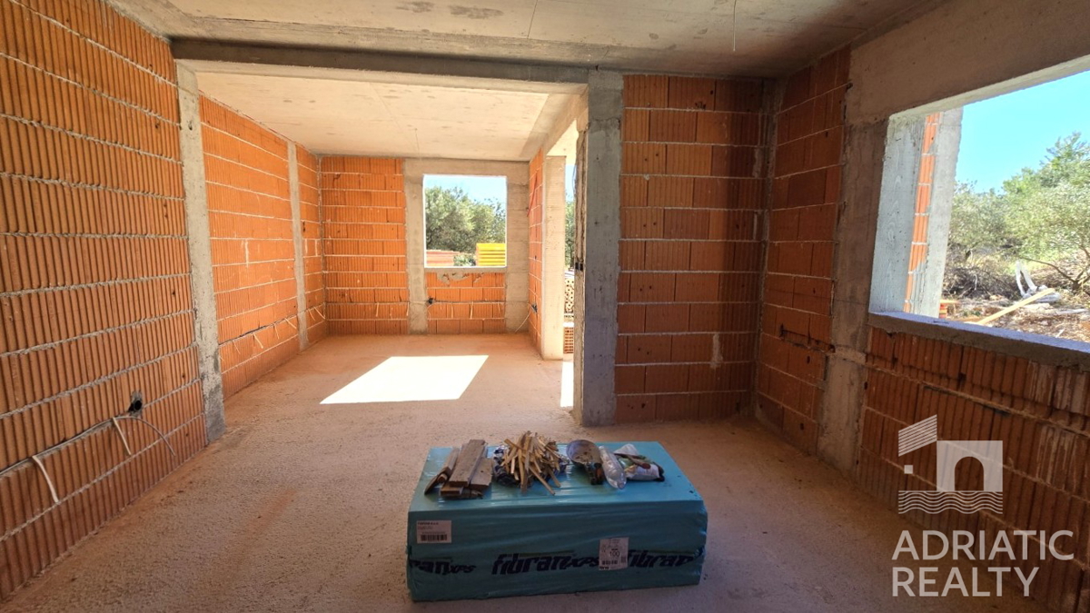 Vodice, dvosobno stanovanje z vrtom