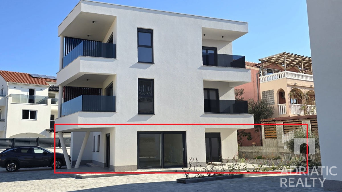 Vodice, sodoben dvoposteljni apartma z vrtom