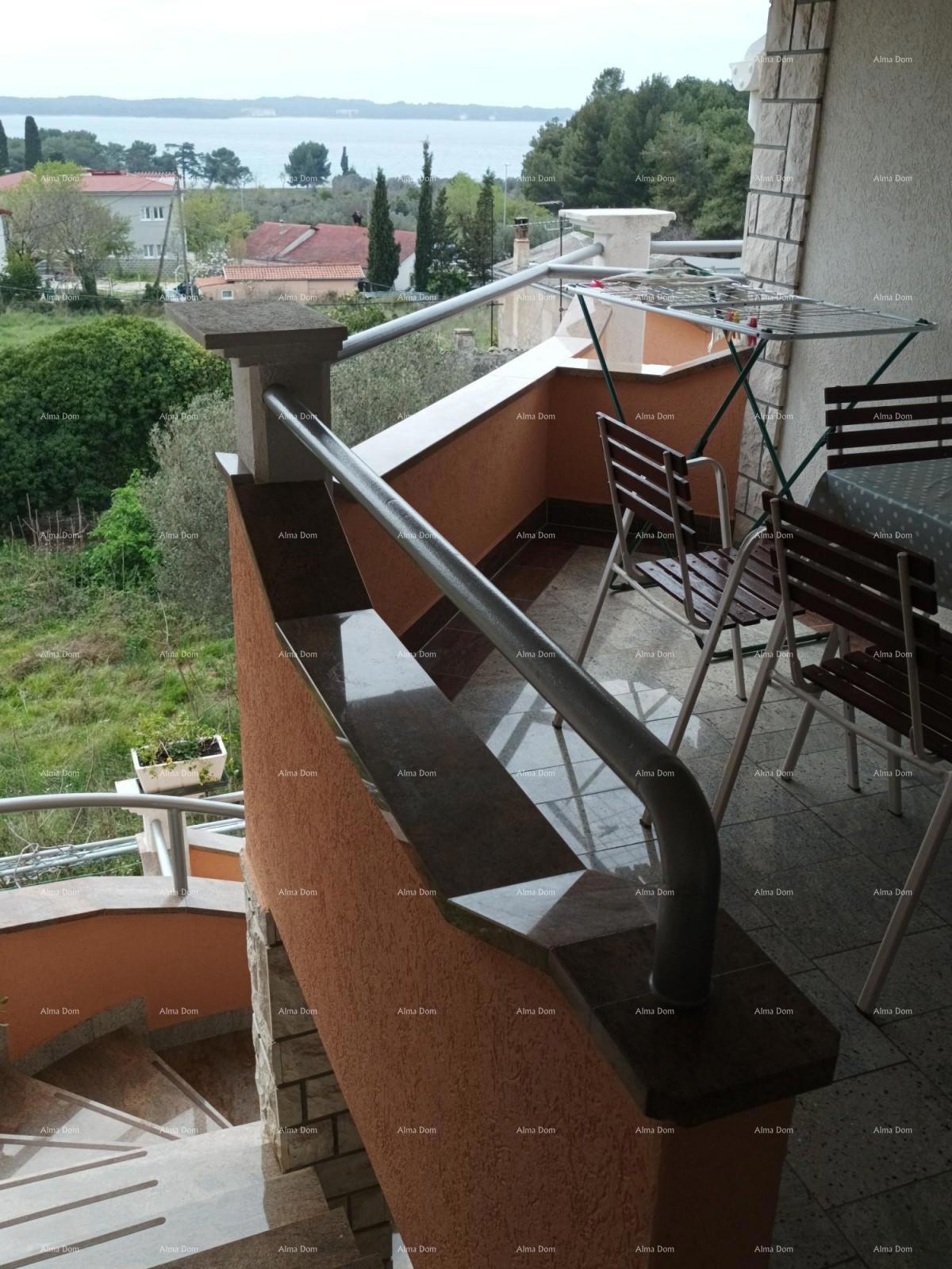 Apartmajska hiša s 5 apartmaji, vsak s čudovitim pogledom na morje