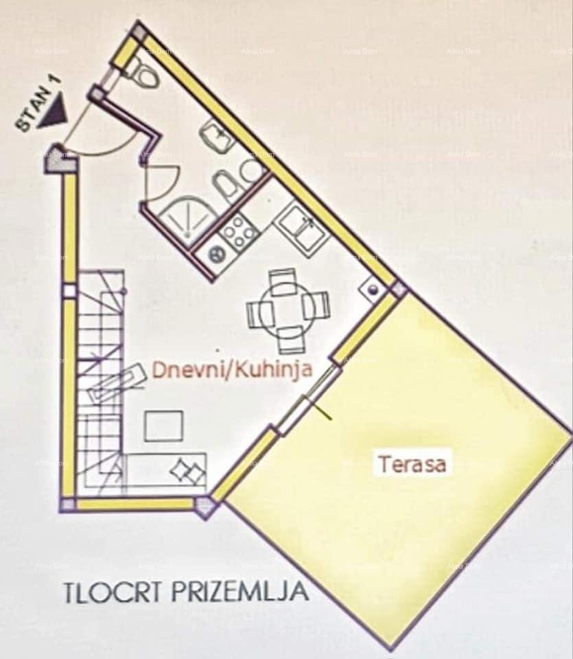 Prodajamo dvoetažno stanovanje na odlični lokaciji.