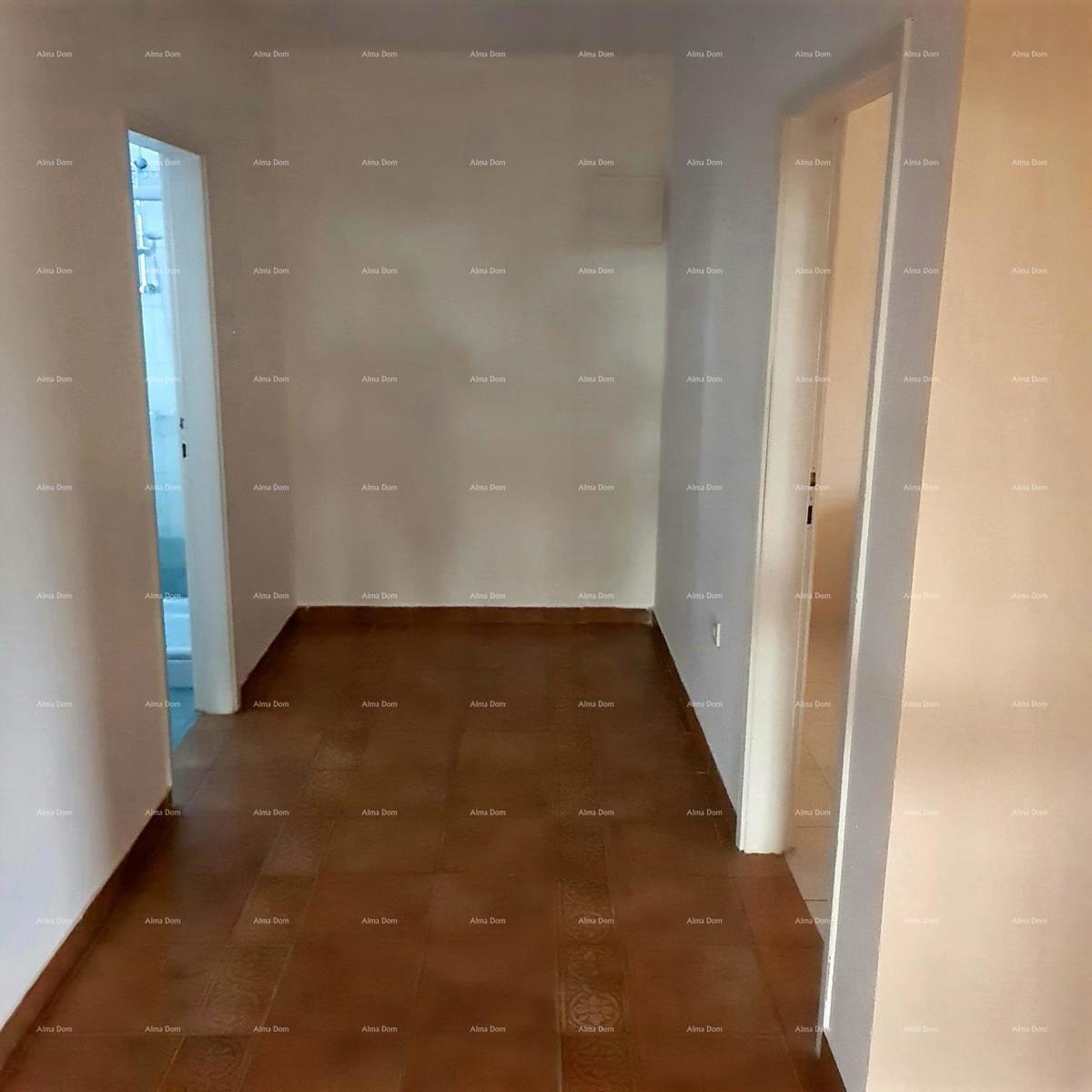 Prodamo samostojno hišo, Marčana