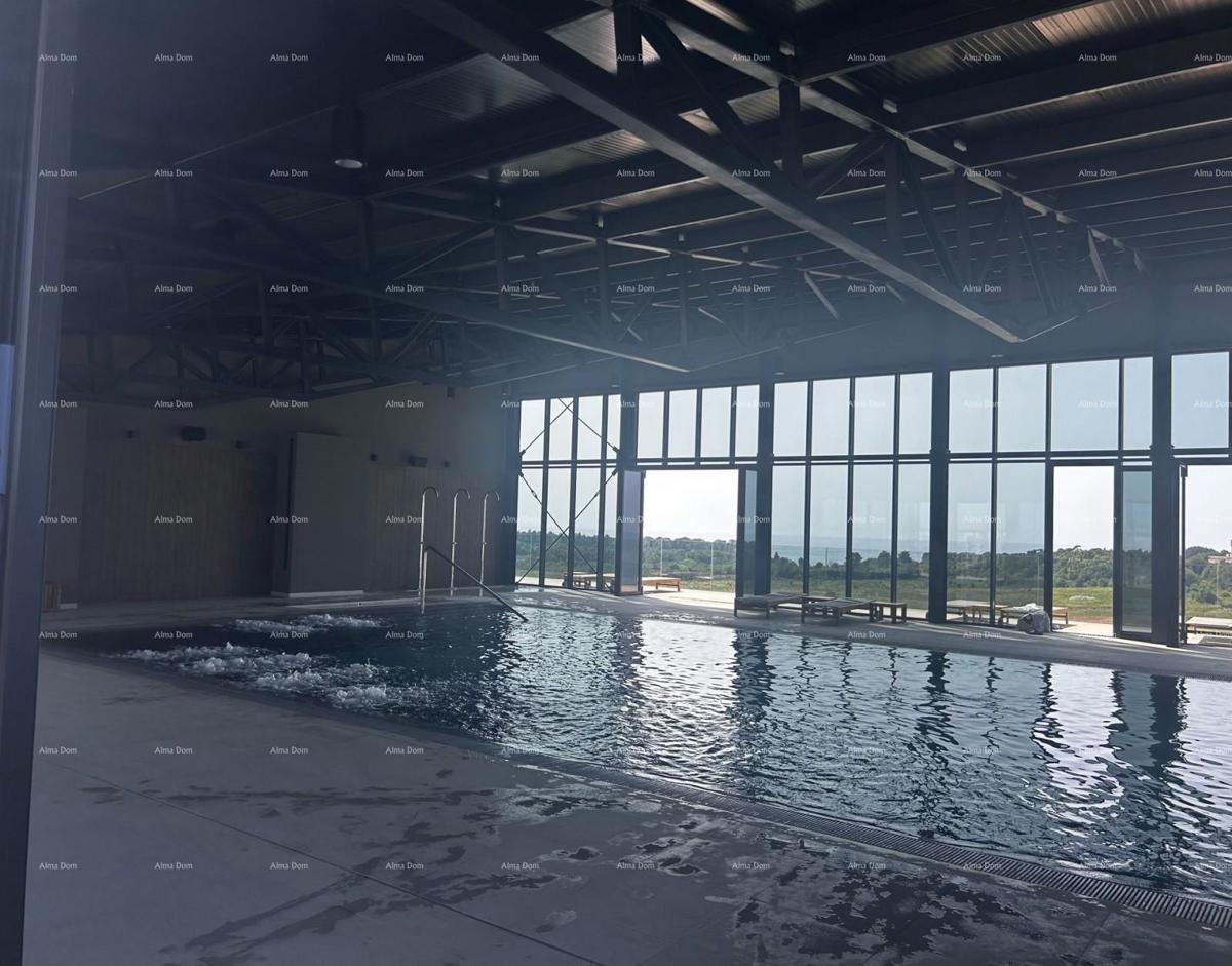 Umag, letovišče razkošja in lepote! Naprodaj stanovanja v letovišču s 105 m velikim neskončnim bazenom na strehi