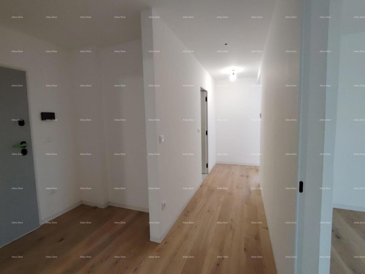 Novo! Čudovito stanovanje v Umagu, pogled na morje.