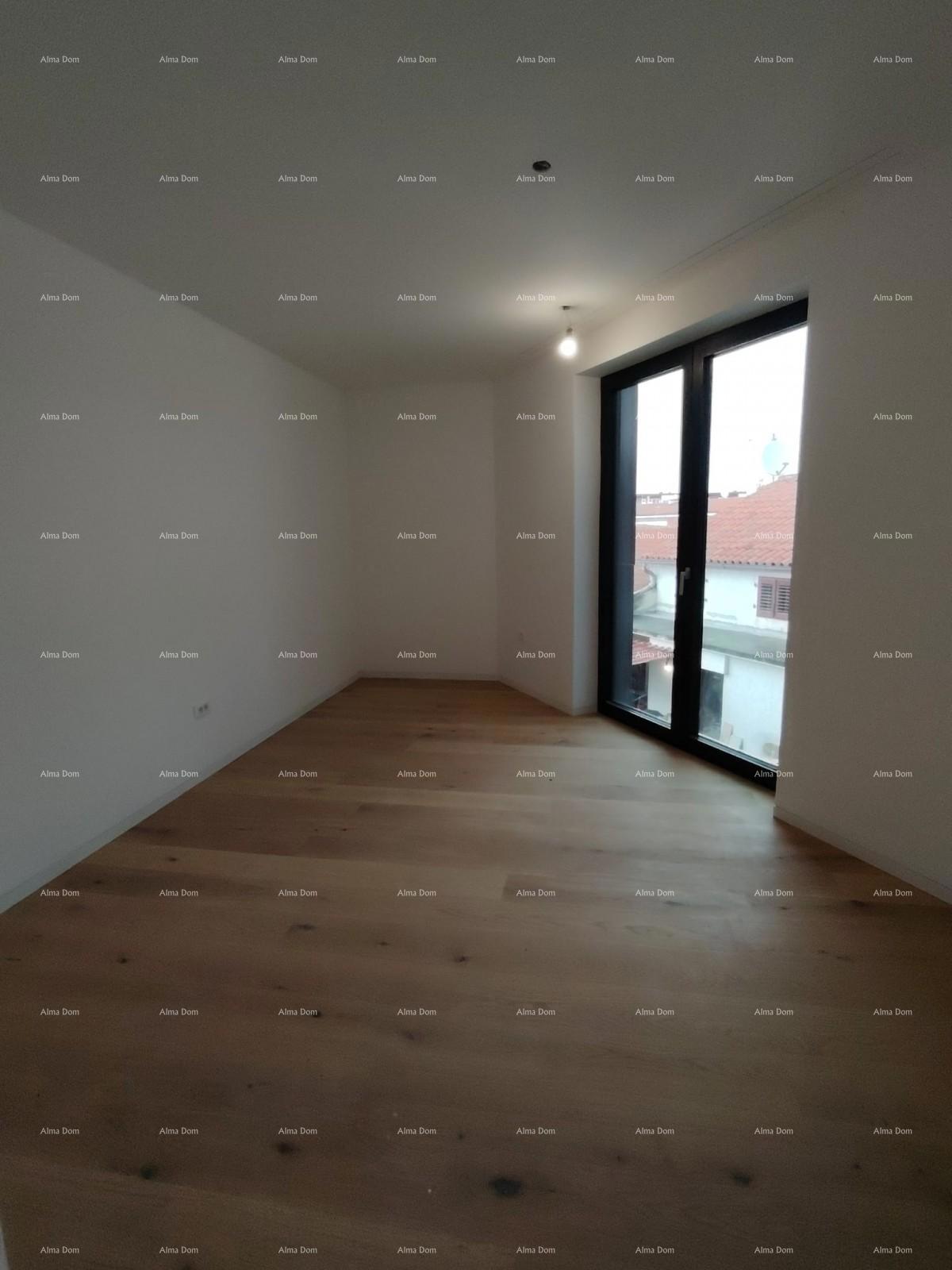Novo! Čudovito stanovanje v Umagu, pogled na morje.