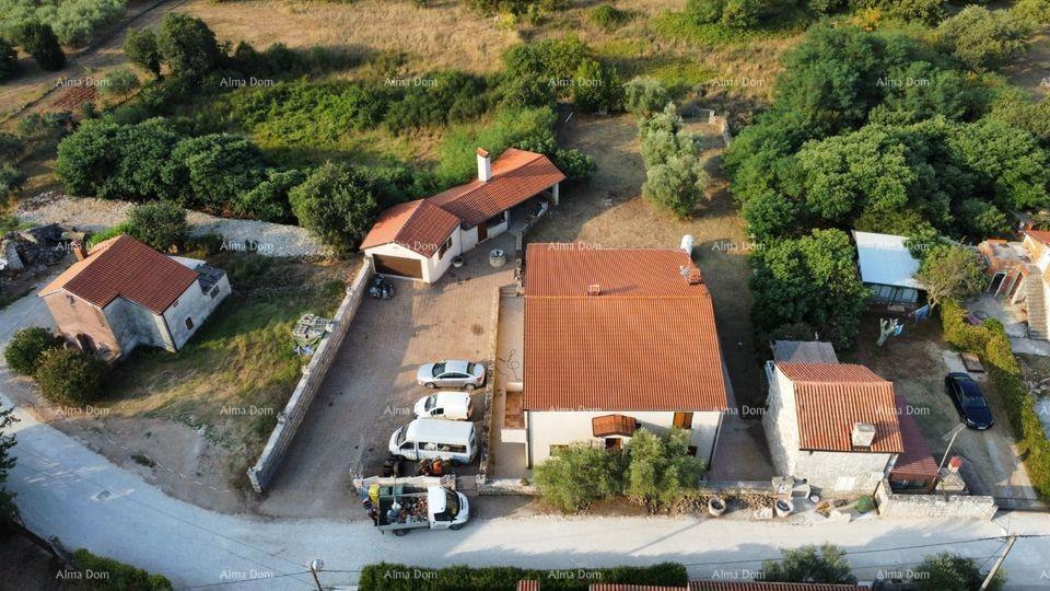 Prodamo hišo 420m2 s tremi apartmaji, Umag