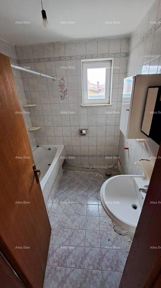 Prodaja velike stanovanje in dodatnega prostora v mansardi, Pula!