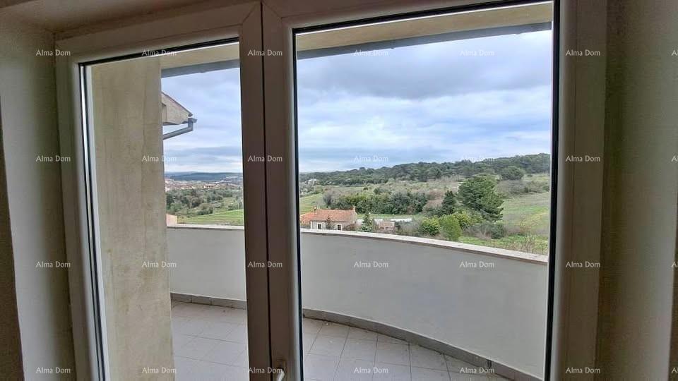 Prodaja velike stanovanje in dodatnega prostora v mansardi, Pula!