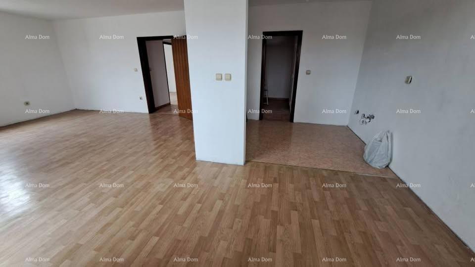 Prodaja velike stanovanje in dodatnega prostora v mansardi, Pula!