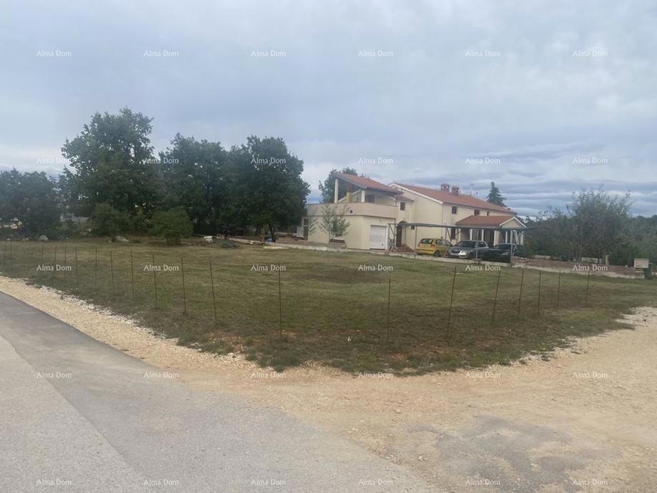 Na prodaj je gradbeno zemljišče 849 m² – Nova Vas, Poreč