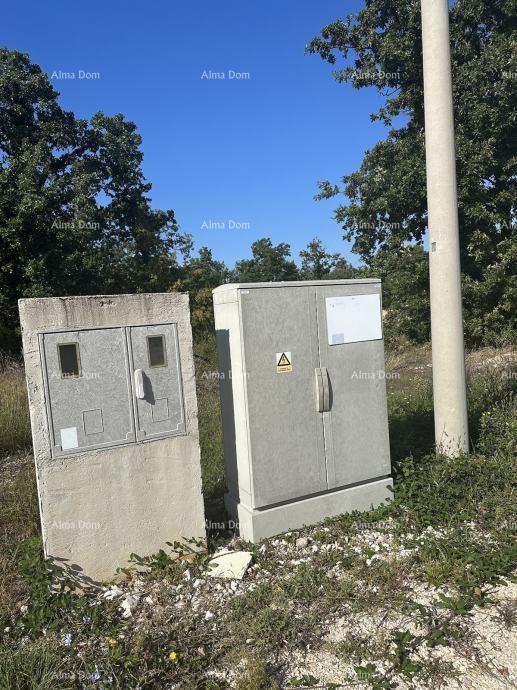 Na prodaj je gradbeno zemljišče 849 m² – Nova Vas, Poreč
