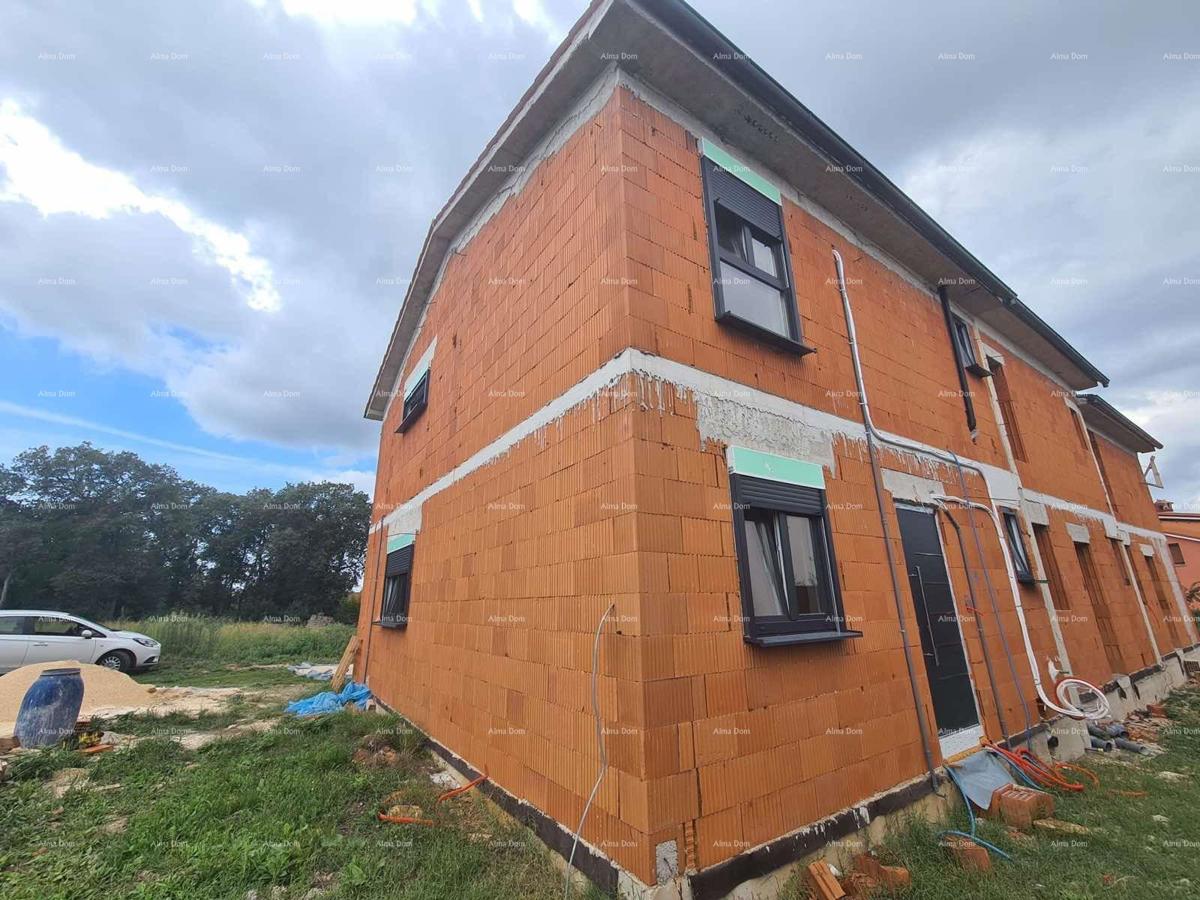 Na prodaju dvoetažni stan s vrtom v Ližnjanu