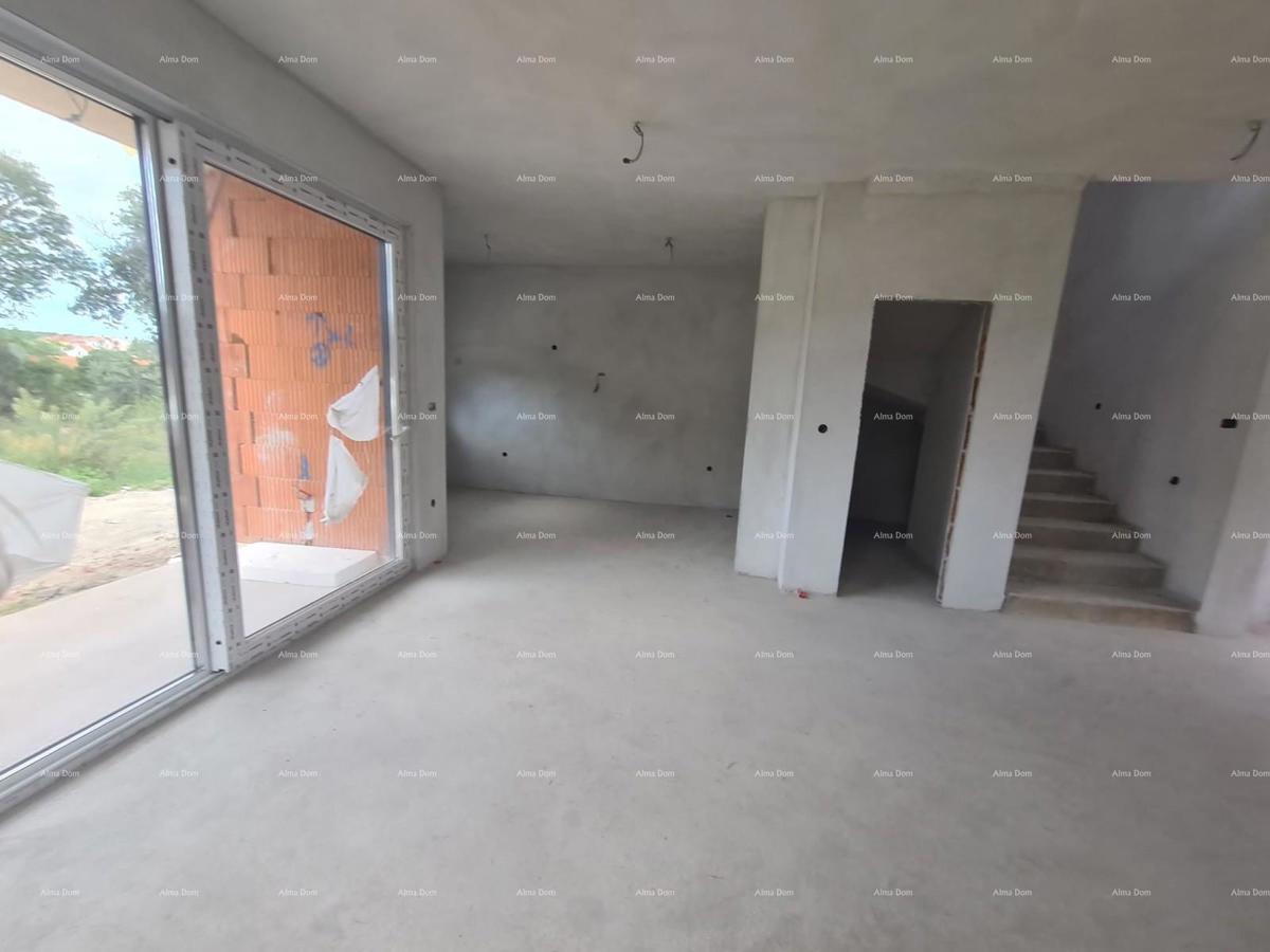 Na prodaju dvoetažni stan s vrtom v Ližnjanu