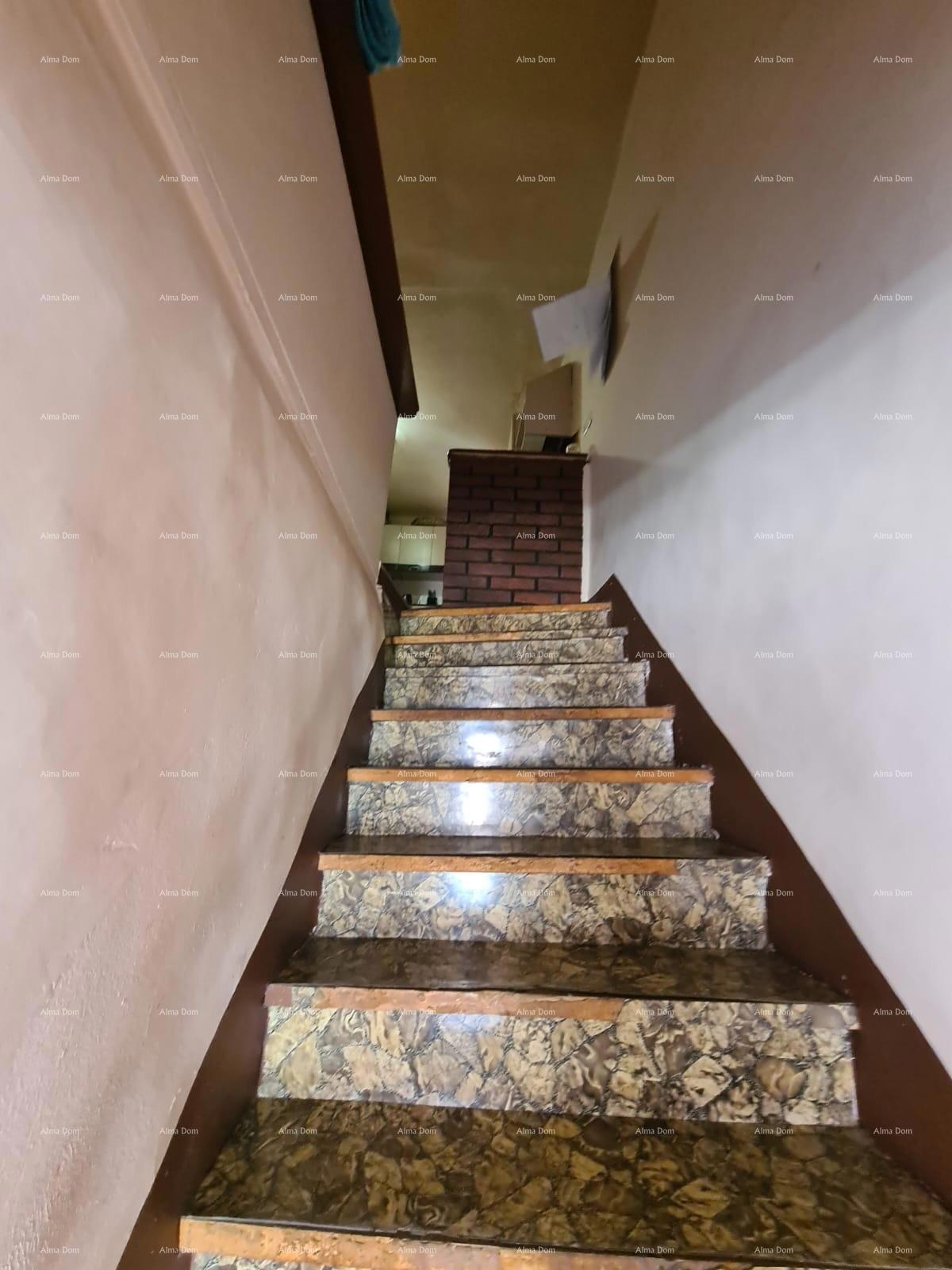 Hiša, center Buja, 106 m²