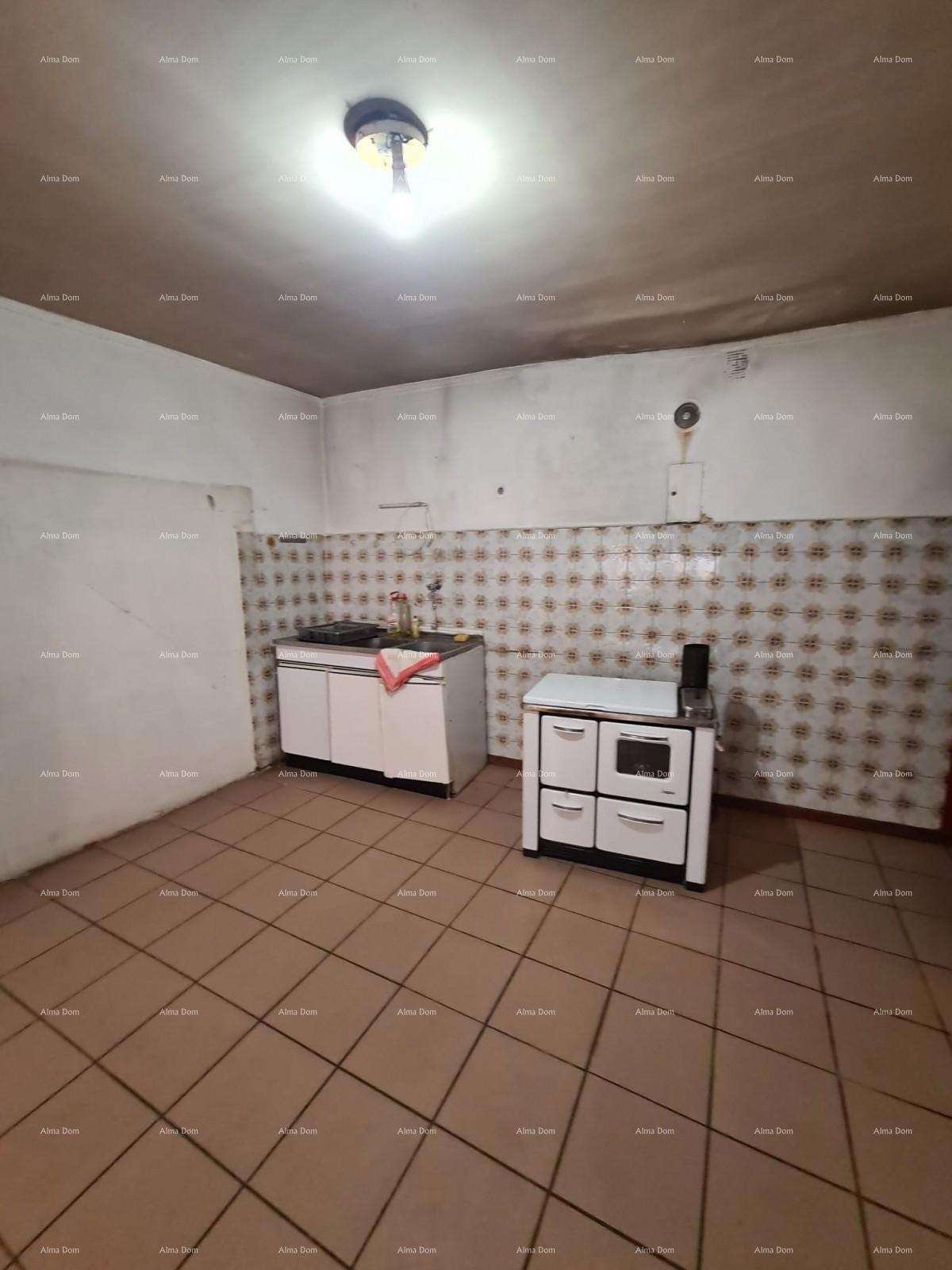 Hiša, center Buja, 106 m²