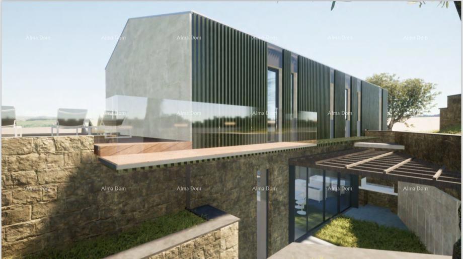 Prodaja se gradbeno zemljišče z ruševno hišico v Labinu, s pogledom na morje in projektom.