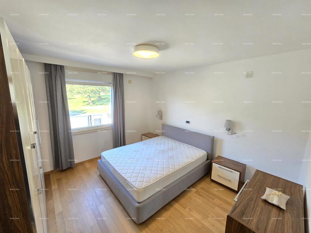 Moderna hiša s bazenom v Puli, blizu centra!