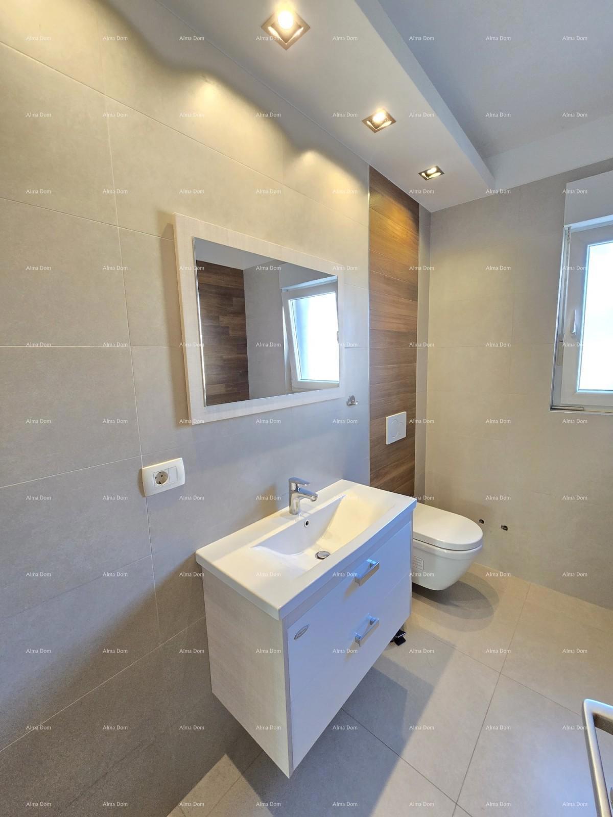 Moderna hiša s bazenom v Puli, blizu centra!