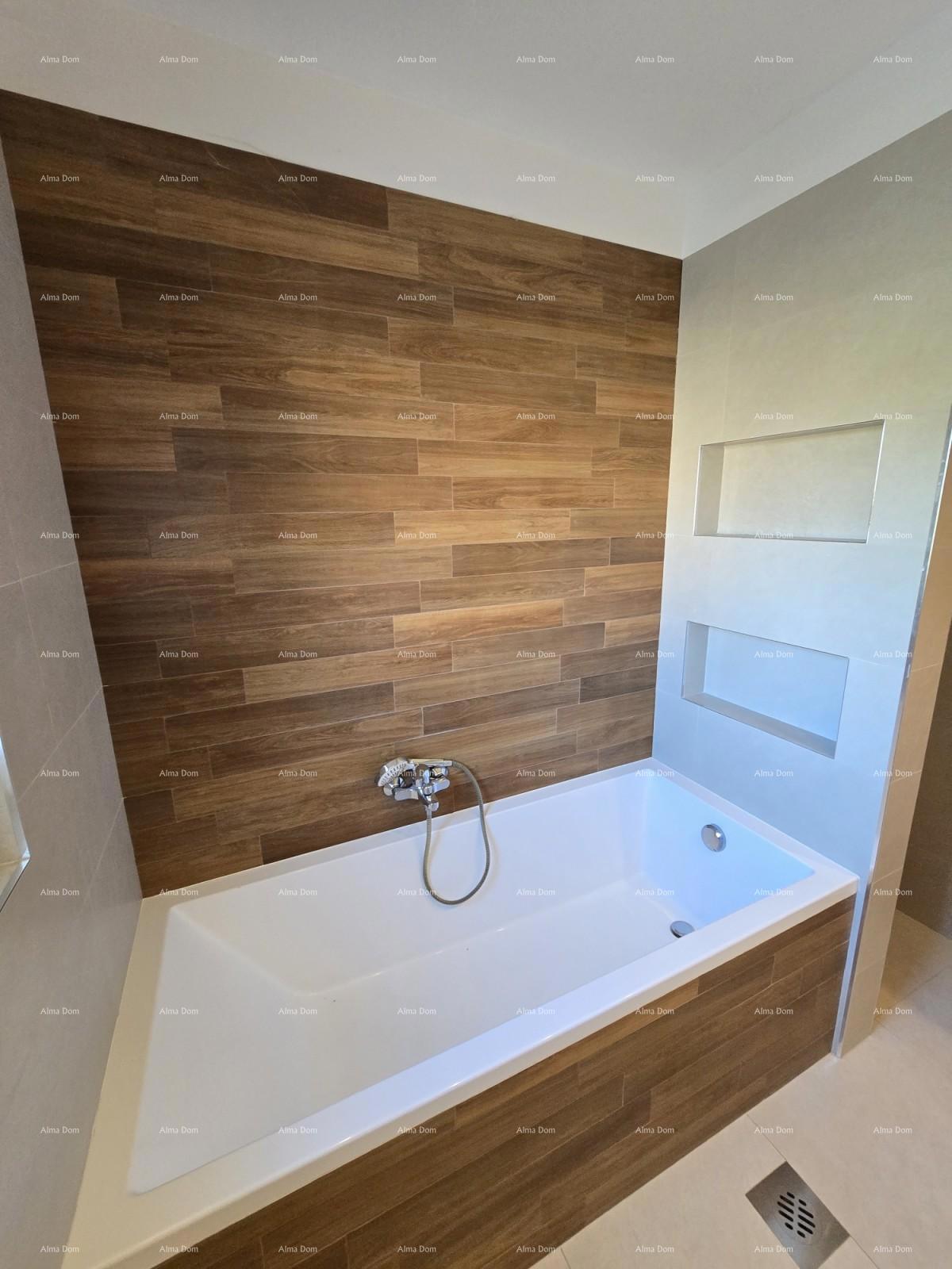 Moderna hiša s bazenom v Puli, blizu centra!