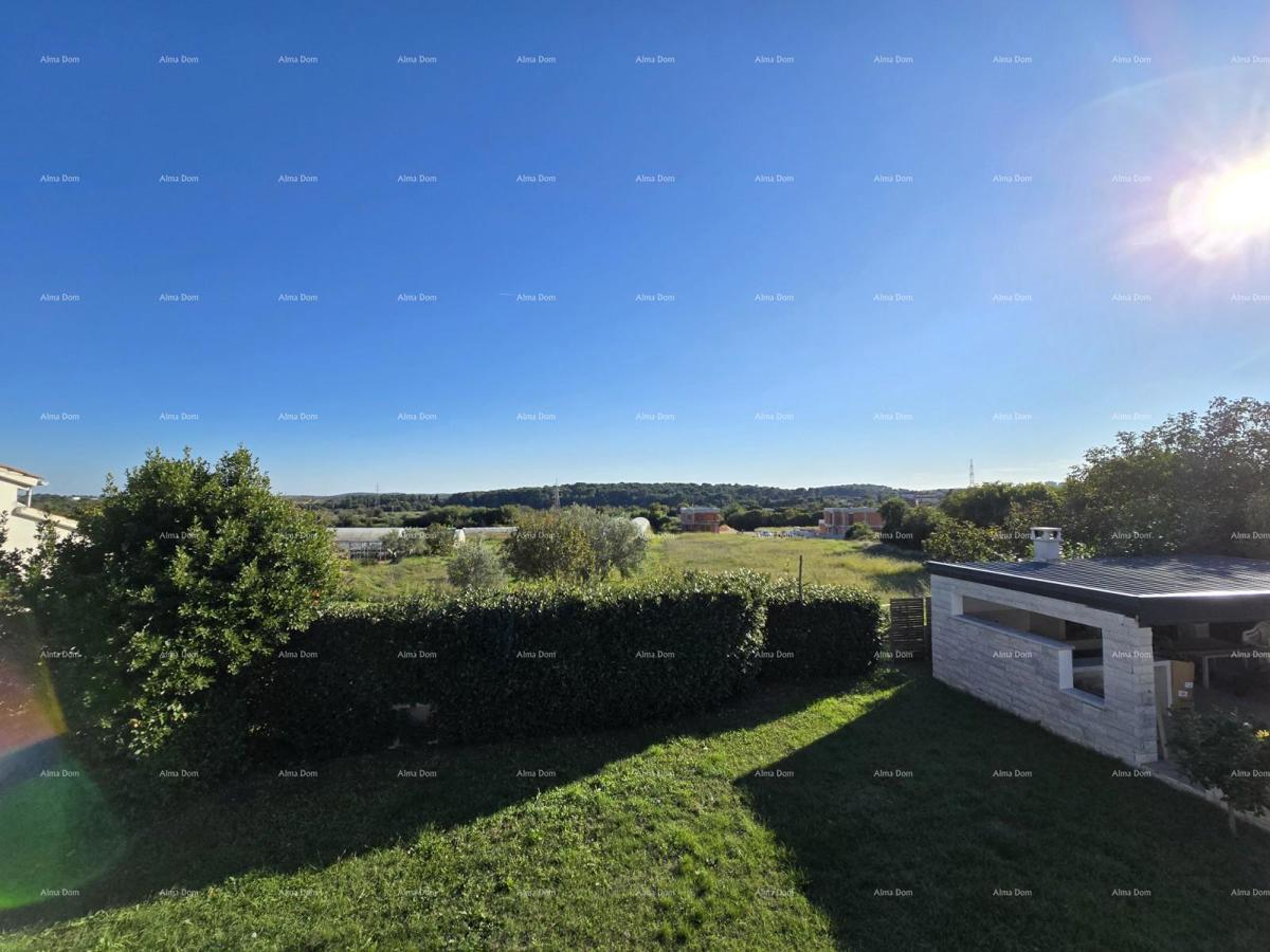 Moderna hiša s bazenom v Puli, blizu centra!