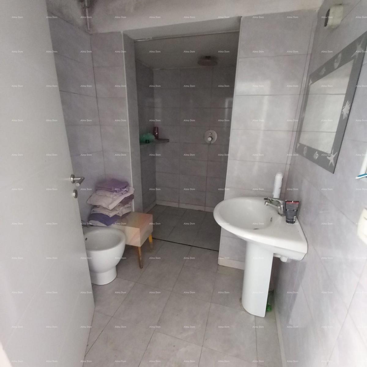 Pula! Prizemnica z velikim vrtom in teraso.