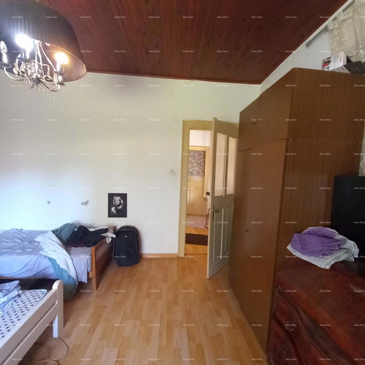 Pula! Prizemnica z velikim vrtom in teraso.