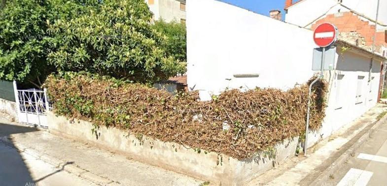 Pula! Prizemnica z velikim vrtom in teraso.