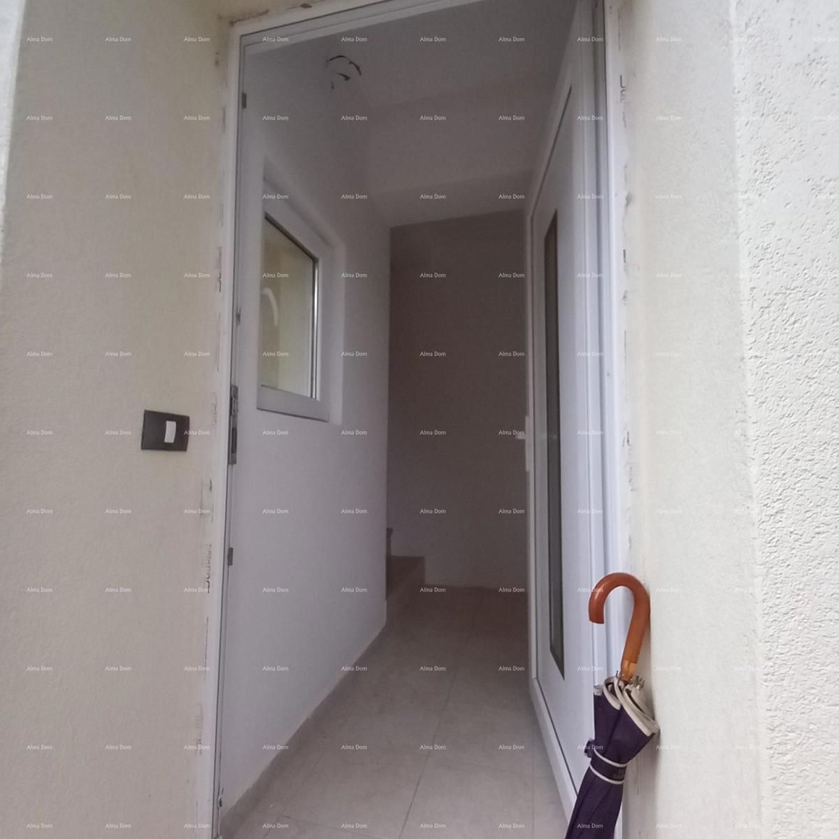 NA PRODAJU – Hiša z dvema ločenima stanoma, Premantura