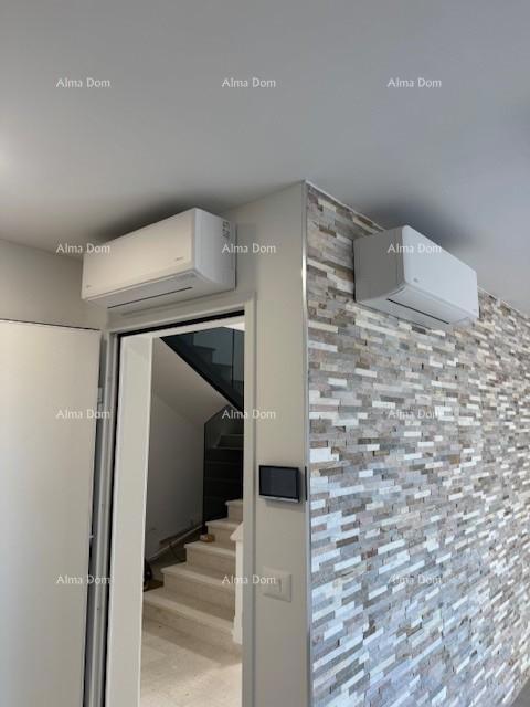 Nova zgrada s 2 stana, bazenom in pogledom na morje. Medulin!