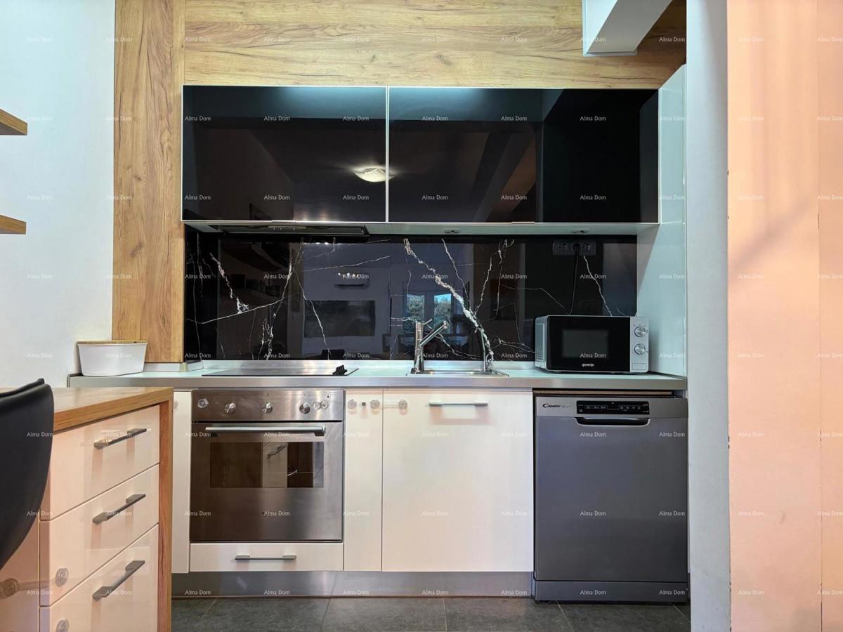 Moderan in prostoren stan s pogledom na morje – Ližnjan, 87,48 m²