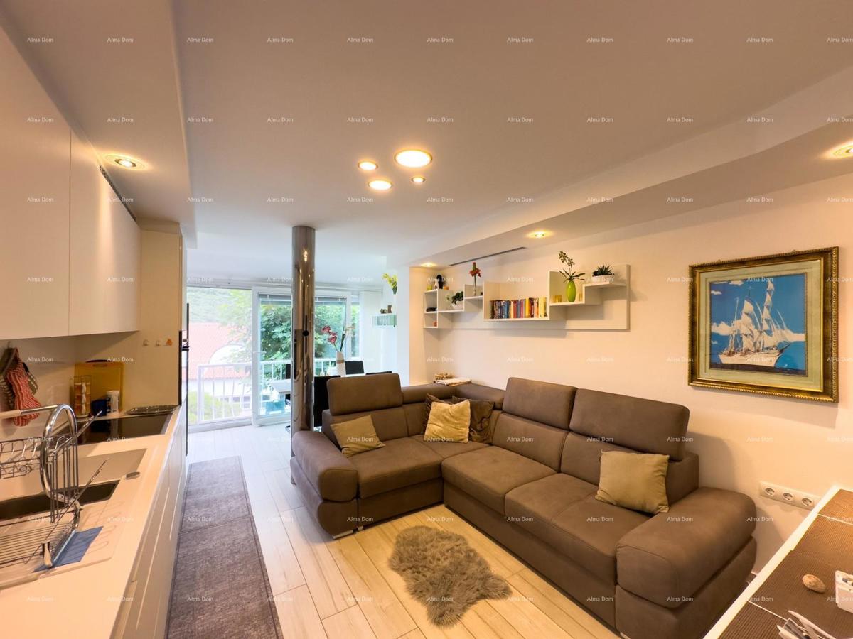 Prodajemo renoviran stan v Dugi Uvali!