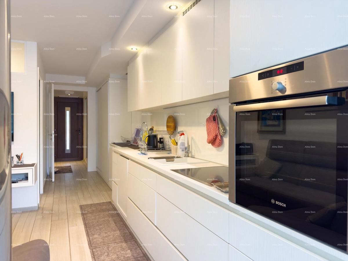 Prodajemo renoviran stan v Dugi Uvali!