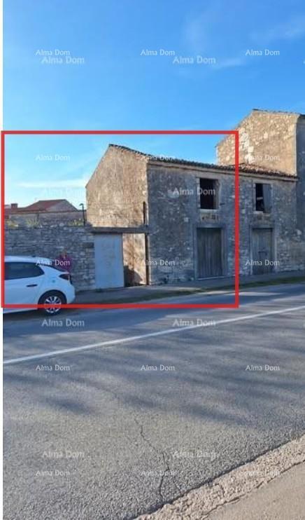 Na prodaju: Avtentična kamnita hiša s dvoriščem – Vodnjan.